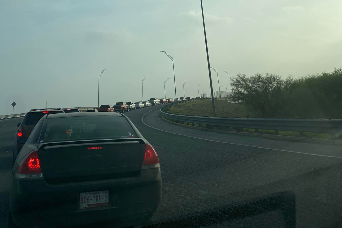 A continuación, te mostramos el estado actual de los principales puentes internacionales hacia Laredo, McAllen y Brownsville, con horarios, número de casetas en operación y tiempo estimado de cruce. Foto: Redes sociales