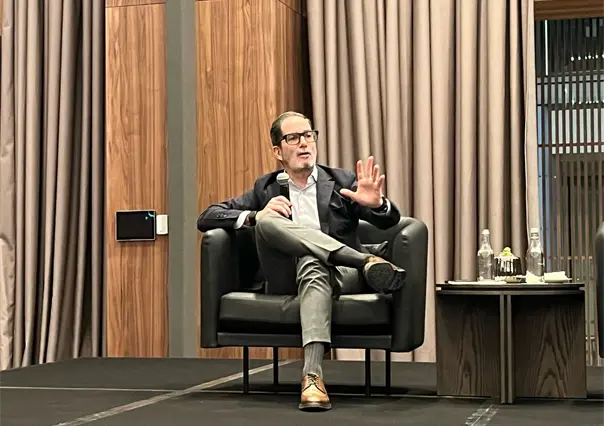 Tibur&oacute;n de Shark Tank imparti&oacute; una conferencia a emprendedores de Nuevo Le&oacute;n