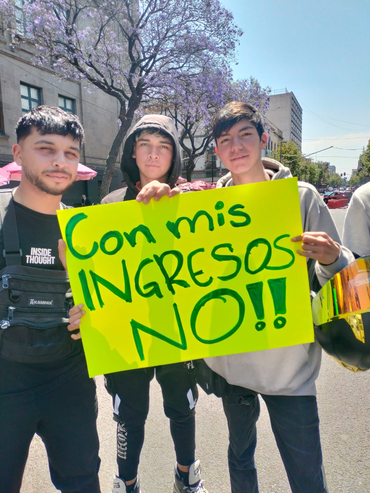 Repartidores con carteles     Foto: X (@repartidorr) 