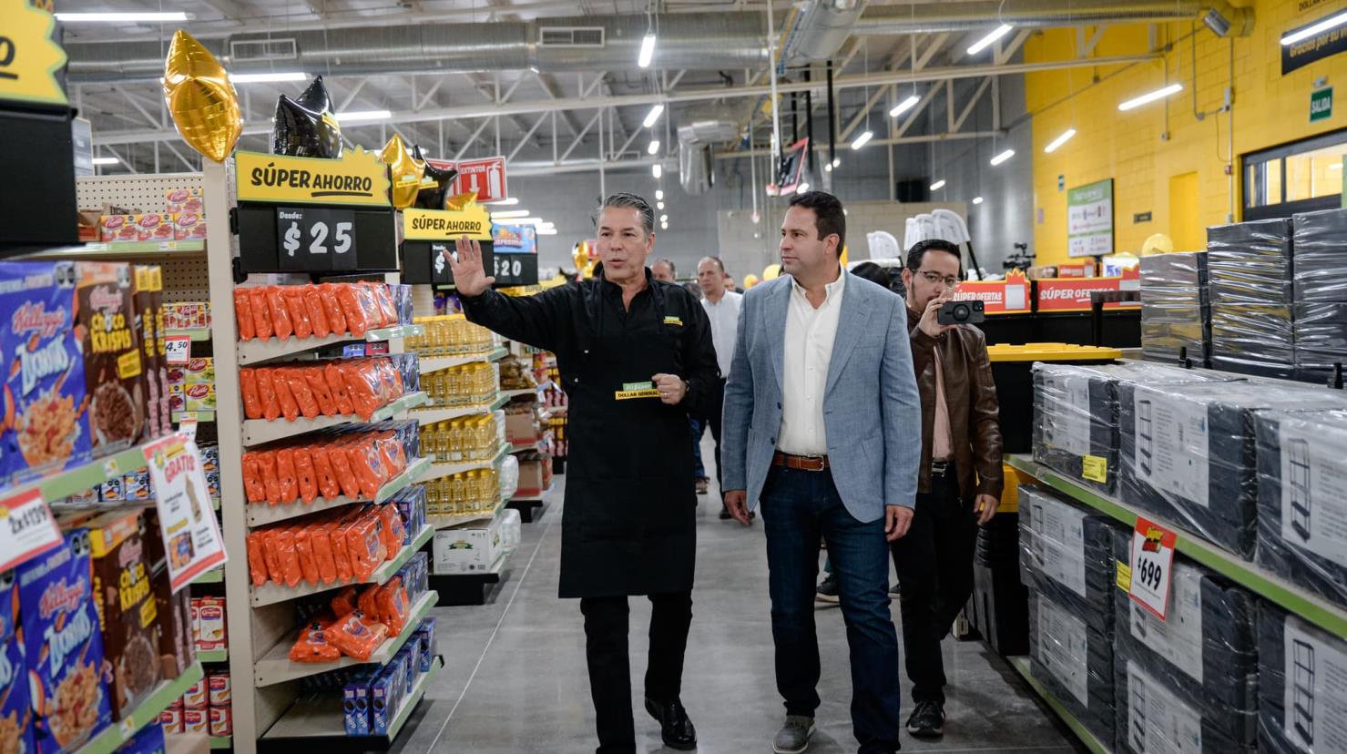 Javier Díaz en la apertura de Mi Súper Dollar General en Saltillo. Foto de Javier Díaz.