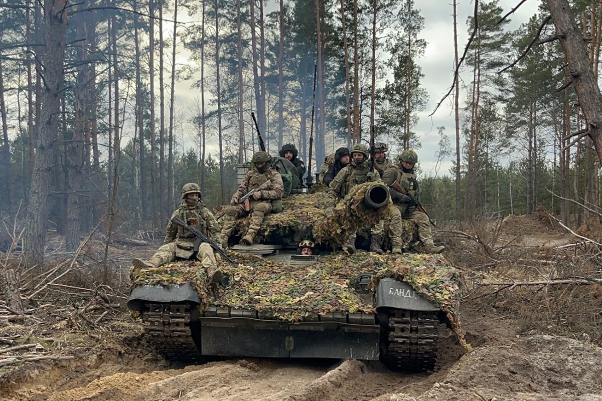 Soldados ucranianos en el frente. Créditos: 118th TDF Brigade.