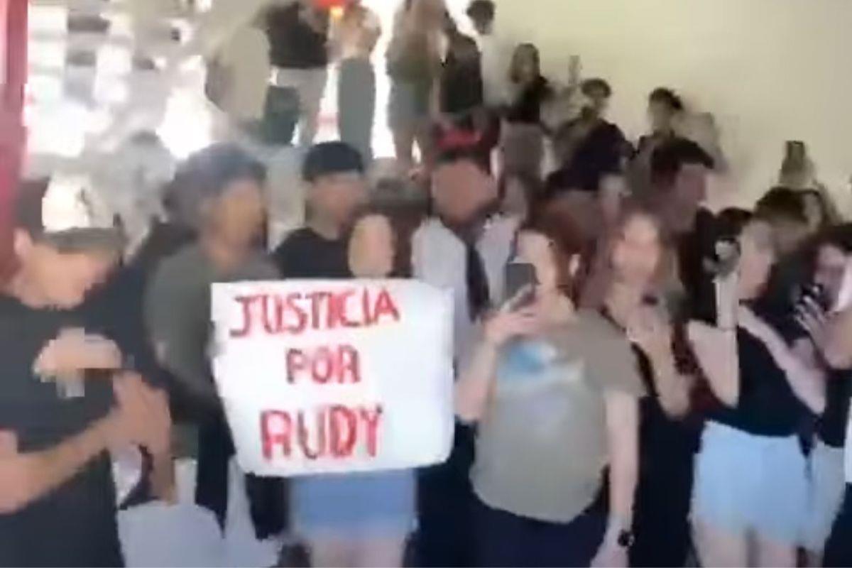 Manifestación de alumnos del TecMilenio Las Torres