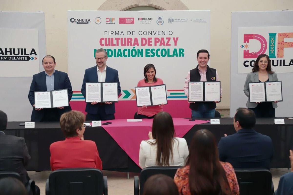 Firman convenio DIF y SEDU Coahuila. Foto de DIF Coahuila.