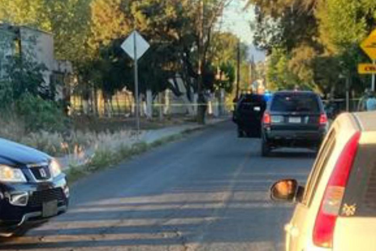 Dos agentes fueron atacados a balazos dentro de un auto tras salir de turno. Foto: Jesús Padilla