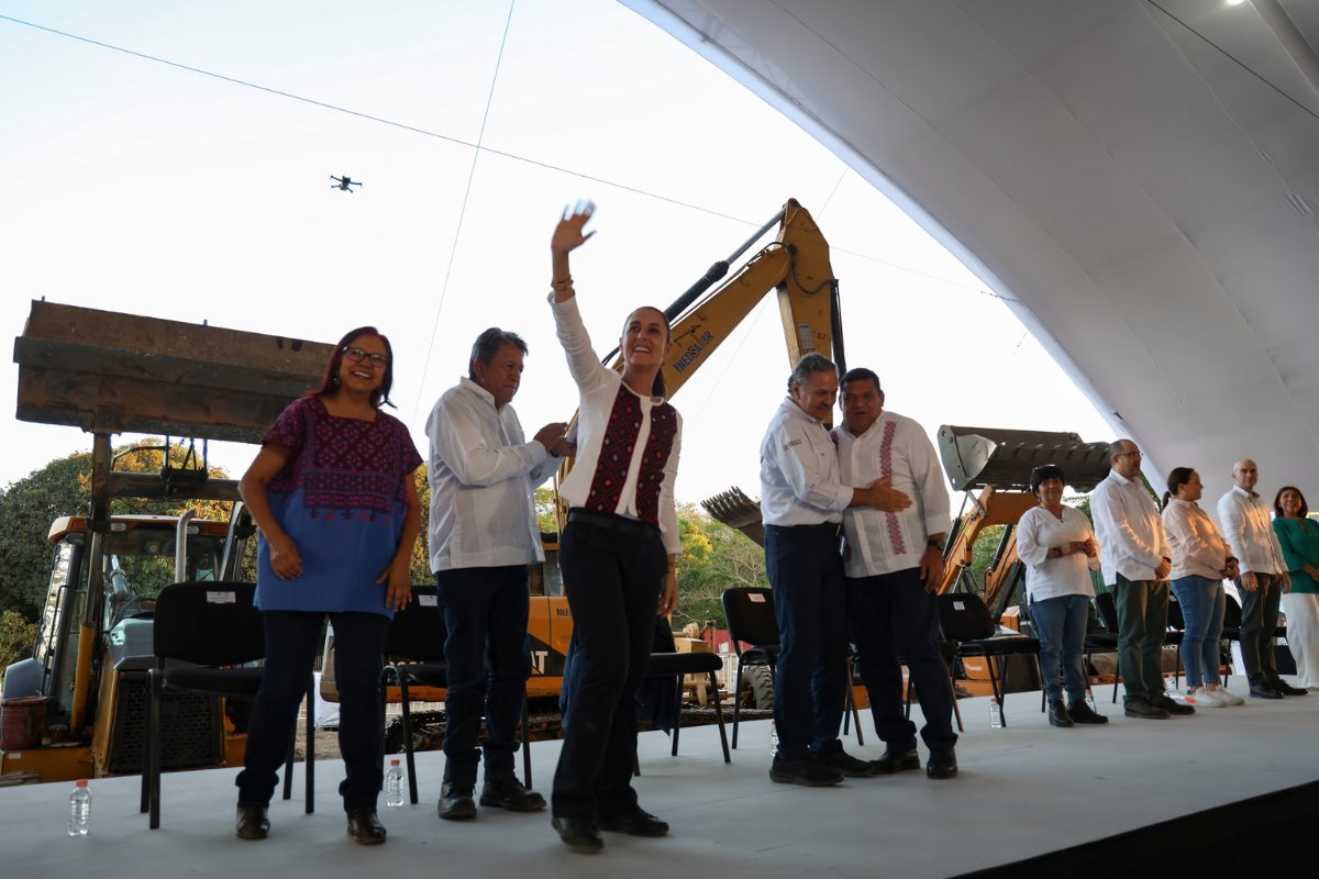 La presidenta Claudia Sheinbaum supervisará programas de vivienda y la construcción del tren transístmico en Tabasco. Foto: Gobierno de México