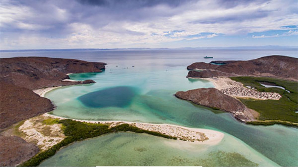 La belleza de Balandra es innegable, pero su fosa tiene su lado rudo. Foto: México Desconocido