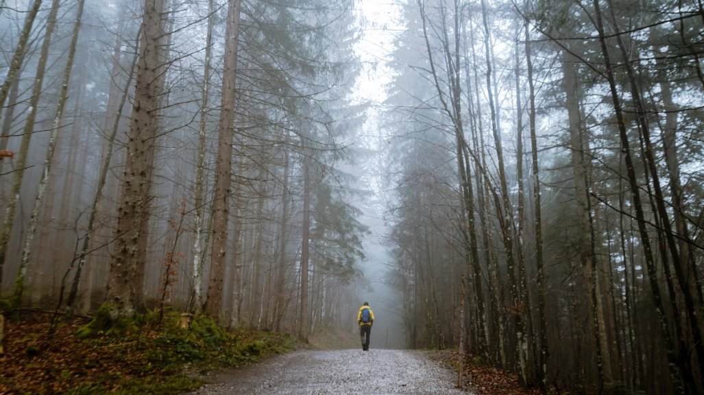 ¿Qué es el silent walking? Una forma fácil de perder peso y calmar la ansiedad