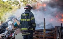 Incendio en carpintería de Santa Catarina moviliza a cuerpos de emergencia