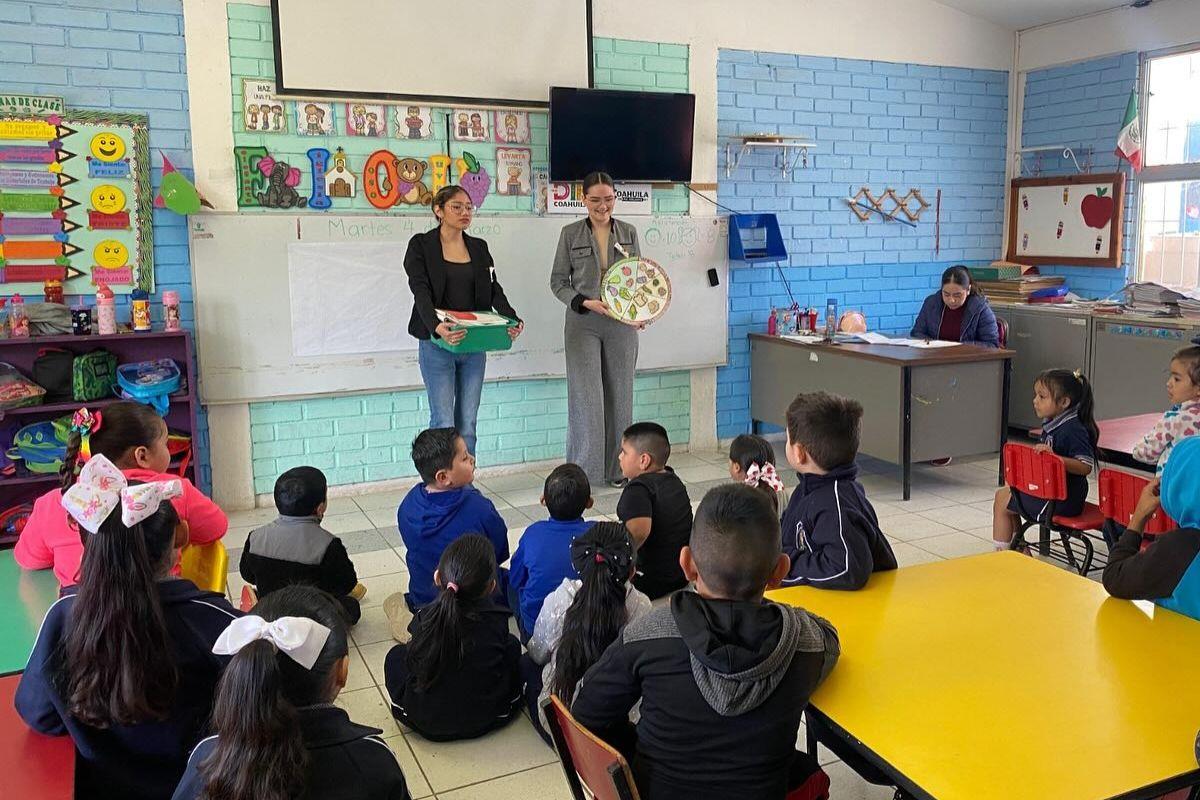 Charla del Buen Comer en escuela de la Región Norte de Coahuila / Foto: DIF Coahuila