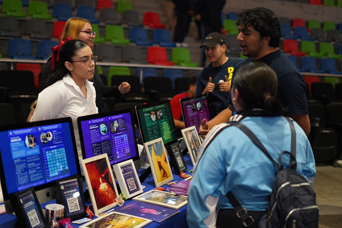 La UABCS, presente en la Feria Universitaria 2025. Foto: Facebook.