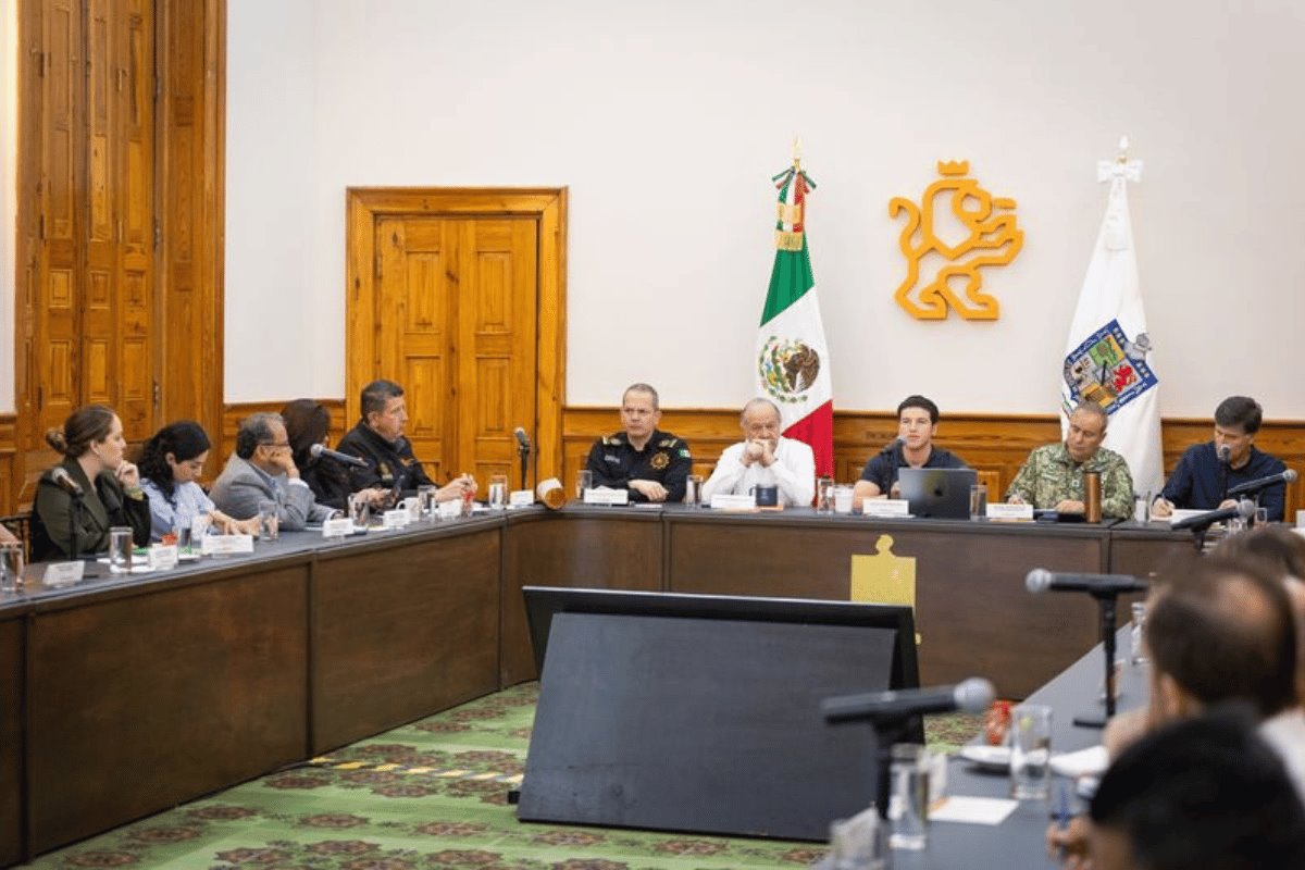 Samuel García hace llamado a los alcaldes para tomar medidas ante las condiciones meteorológicas. Foto: POSTA.