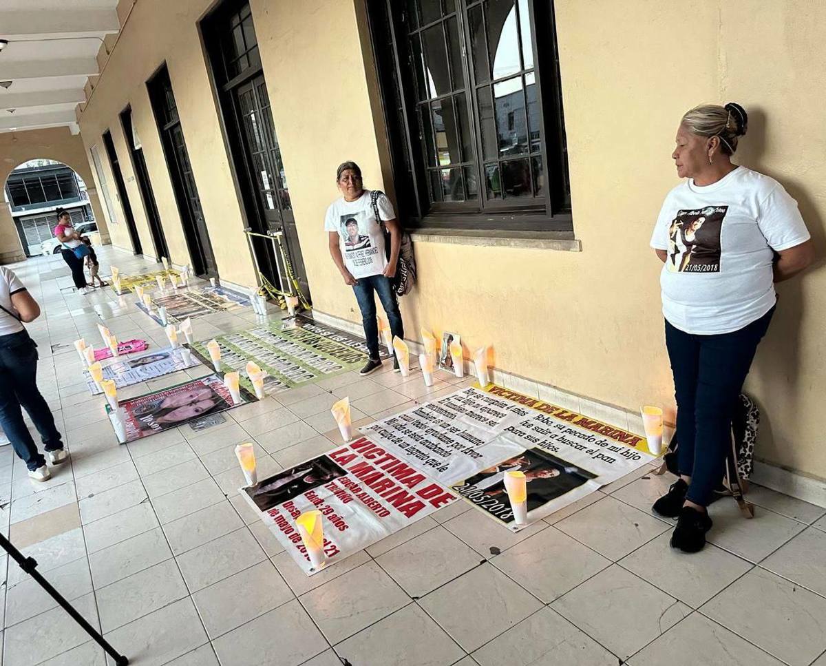 Familiares de víctimas de desaparición en Nuevo Laredo, Tamaulipas, se congregaron en la Explanada de la Independencia para exigir justicia y respuestas sobre el paradero de sus seres queridos. Foto: Redes sociales 