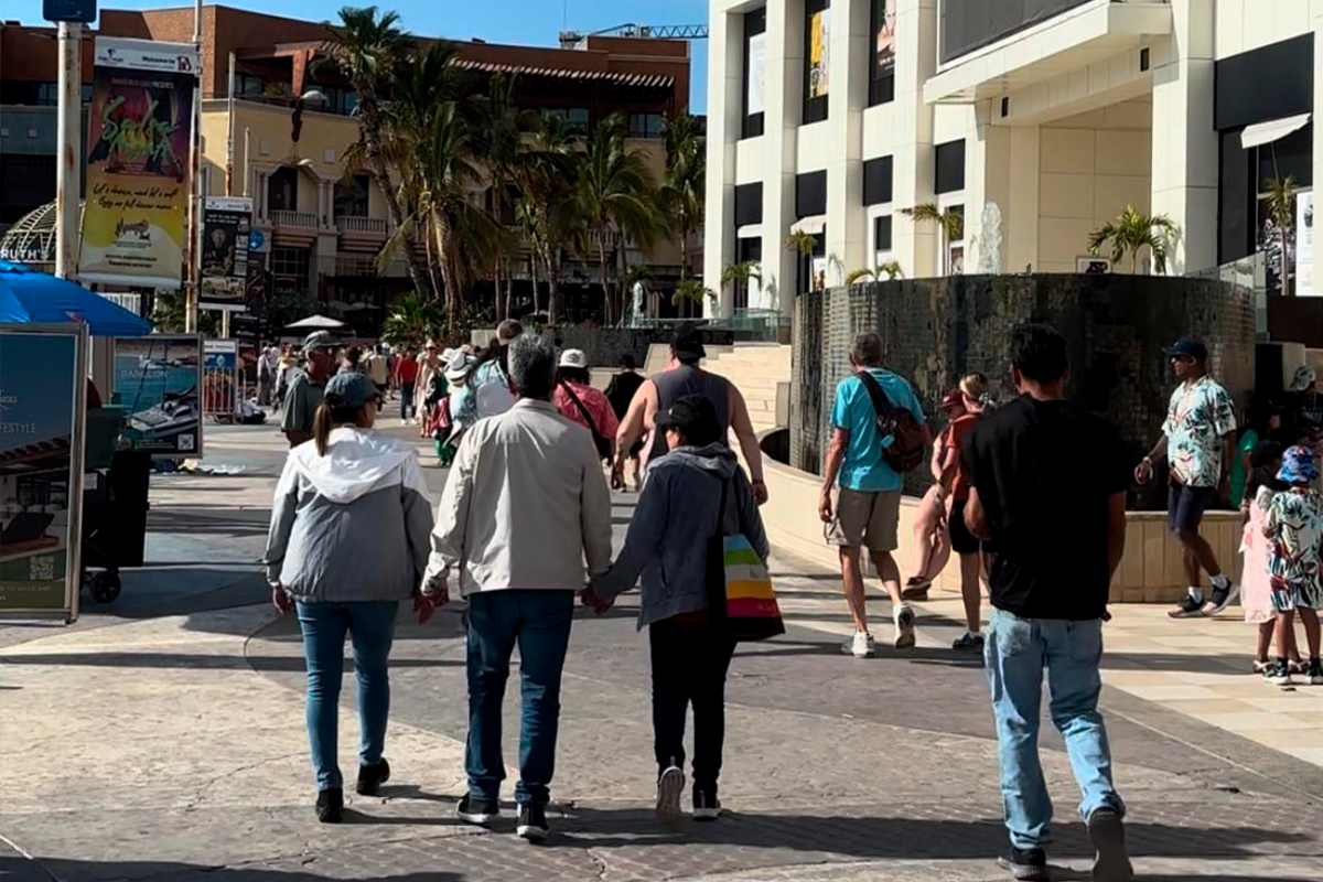 Muchos extranjeros han elevado los costos en Los Cabos. Foto: Irving Thomas.