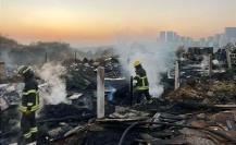 Incendio consume depósito de chatarra en Naucalpan