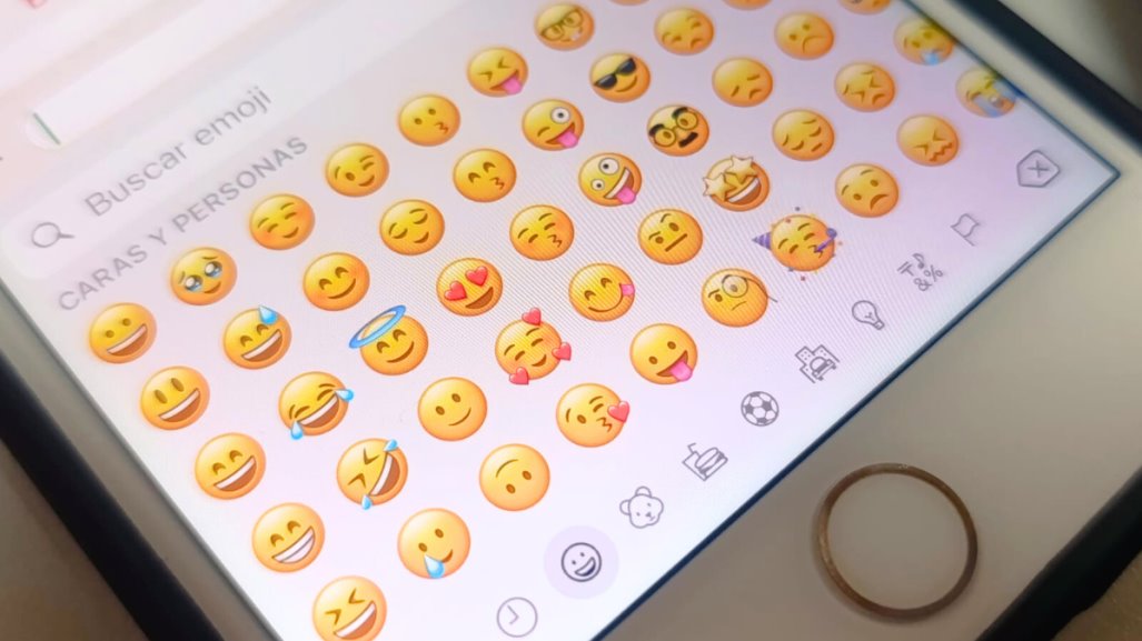 WhatsApp presenta 7 nuevos emojis, descubre su significado