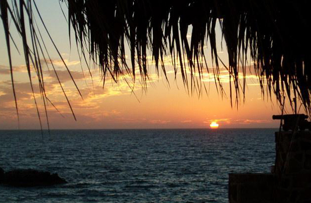 Atardecer en Bahía Asunción. Foto: Facebook de Bahía Asunción.