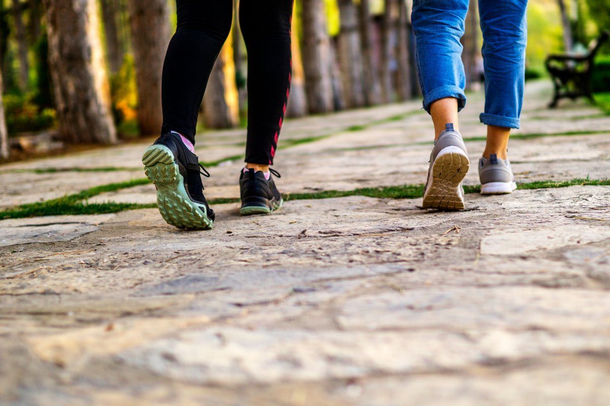 ¿Correr o caminar? La ciencia ha hablado y nos da la recomendación de qué actividad física tomar para elevar nuestra salud. Foto: Canva