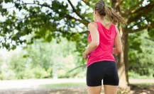 Conoce el sencillo ejercicio que fortalece piernas y cuida tu salud cerebral