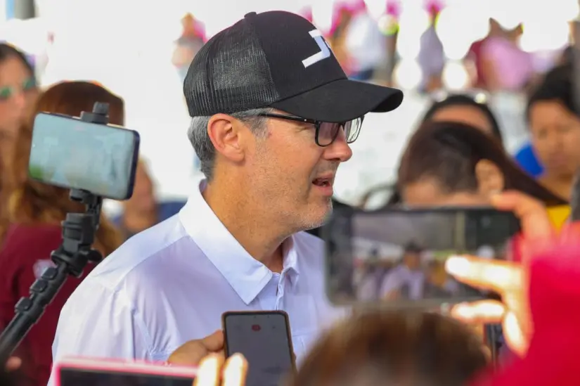 El senador de Morena, José Ramón Gómez Leal, presentó una iniciativa para reformar la Ley de Obras Públicas y Servicios Relacionados con las Mismas, con el objetivo de ampliar la garantía obligatoria de las construcciones públicas de 1 a 10 años. Foto: Redes sociales