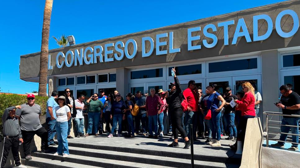 ¿Por qué protestaron los maestros de BCS frente al Congreso del Estado? Conoce las demandas y el acuerdo