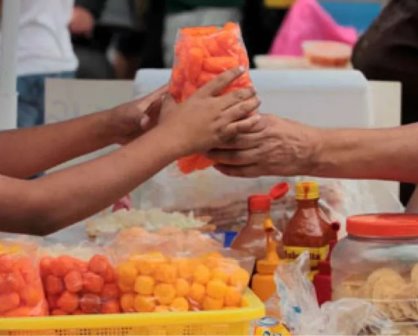 La comida chatarra permanecerá afuera de las escuelas