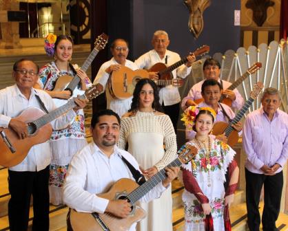 Valeria Jasso y 80 Trovadores Celebran el Día del Trovador Yucateco