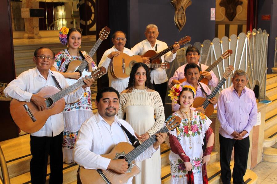 Valeria Jasso y 80 Trovadores Celebran el Día del Trovador Yucateco