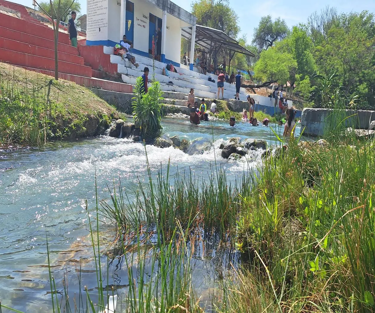 Balneario natural de enorme tradición en el municipio de Jaumave, Tamaulipas: El Ojito. Foto: Daniel Espinoza