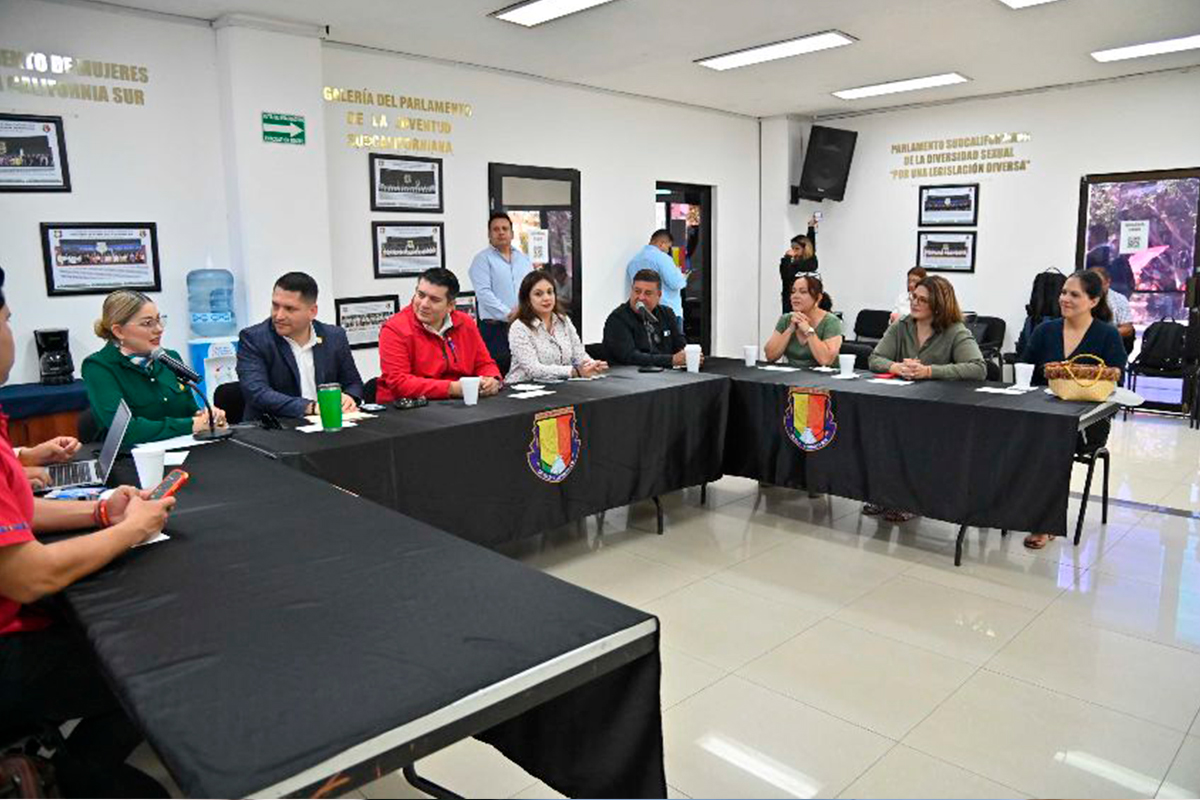 Reunión con la Fundación Calle Cero en el Congreso del Estado. Foto: Congreso del Estado.