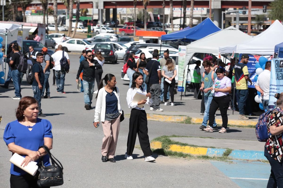 Feria del empleo recibe a jovenes mujeres en busca de oportunidades laborales / Foto: Gobierno de Coahuila