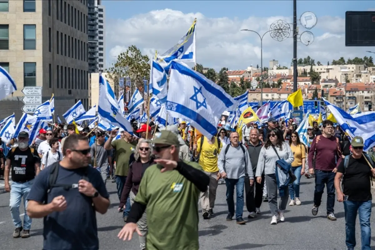Israelíes protestan en Jerusalén y Tel Aviv. Créditos: Anadolu Agency.