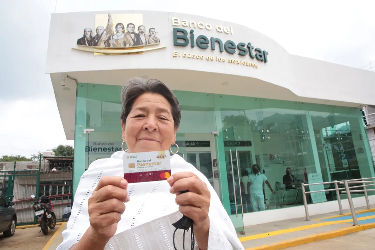 Los y las beneficiarias cuyo apellidos empiezan con las letras P y Q cobran el 20 de marzo. Foto: Gobierno de México