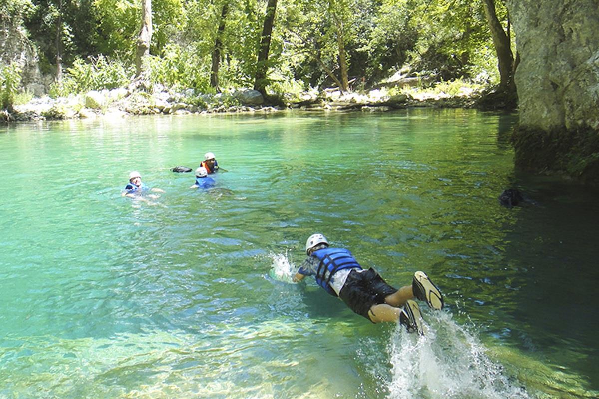 Entre sus principales atractivos naturales de Santiago se encuentra el cañón Hidrofobia. Foto: Gaia Xtreme