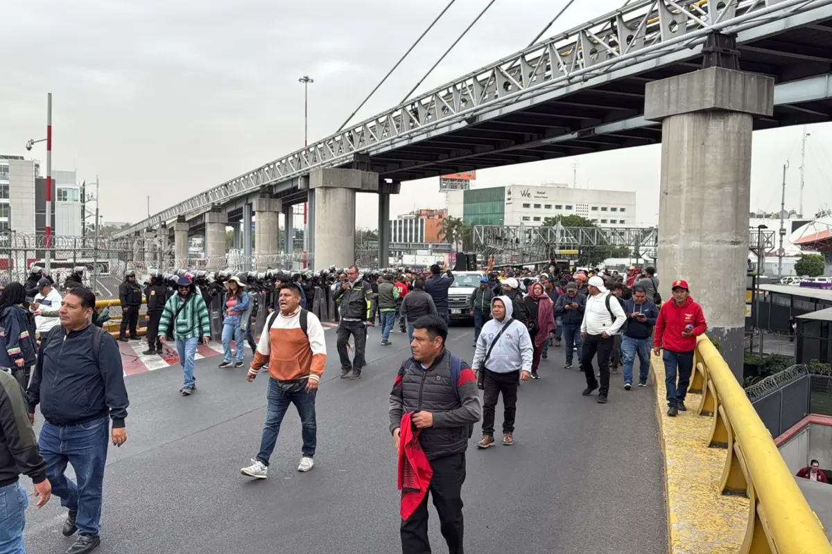 Personas en marcha de CDMX. Foto: Ramón Ramírez