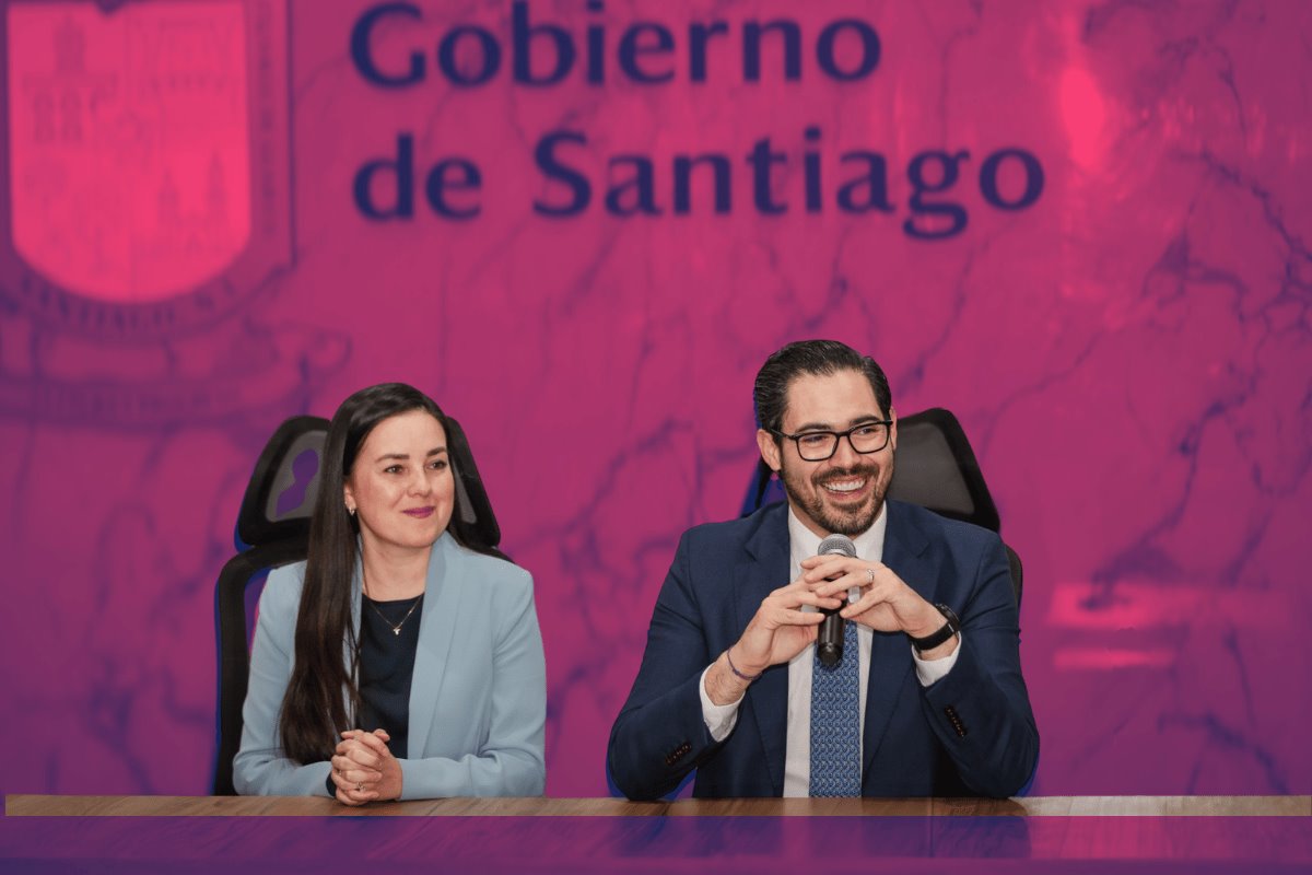 Estos jóvenes representan un ejemplo de perseverancia y son un testimonio de que, con esfuerzo, es posible alcanzar grandes metas. Foto: Gobierno de Santiago.