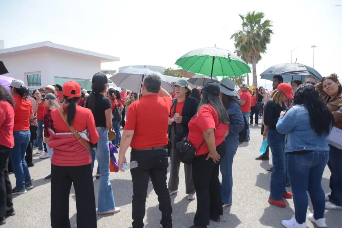 Los docentes insisten en que es momento de que el dirigente “dé la cara” y respalde el derecho estatutario que defienden. Foto: Redes Sociales