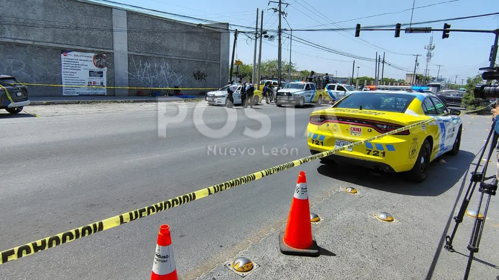 Ejecutan a supuesto coyote mientras vendía autos al poniente de Monterrey