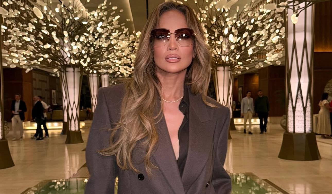 Una fuente aseguró que Jennifer Lopez incluso está abierta a la posibilidad de salir con alguien que no sea figura pública. Foto: IG jlo