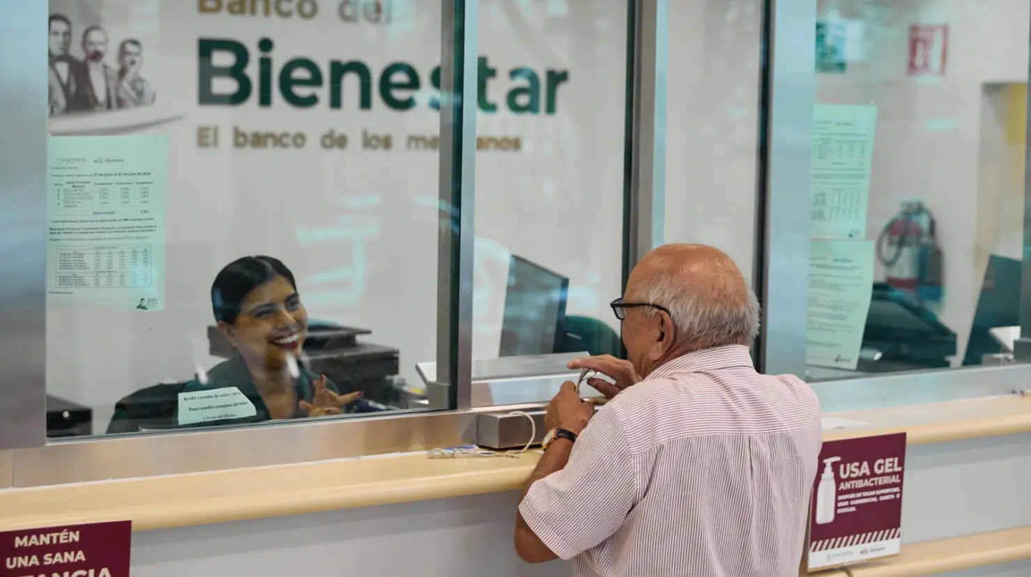 Los y las beneficiarias cuyo apellidos empiezan con las letras R cobran el 24 de marzo. Foto: Gobierno de México