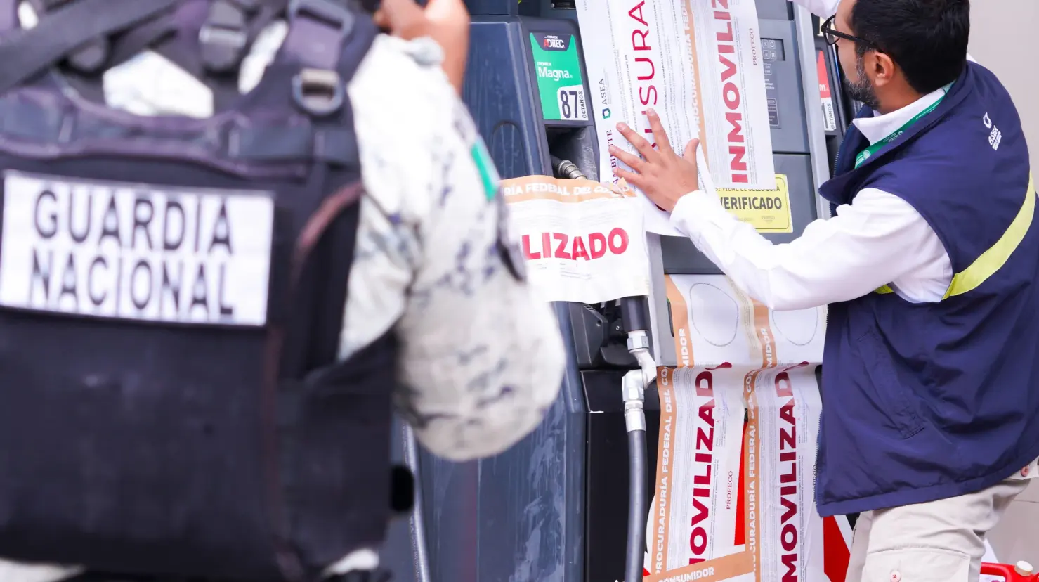 La Profeco inmovilizó 41 bombas despachadoras de gasolina en seis estaciones de servicio en Chiapas. Foto: Profeco