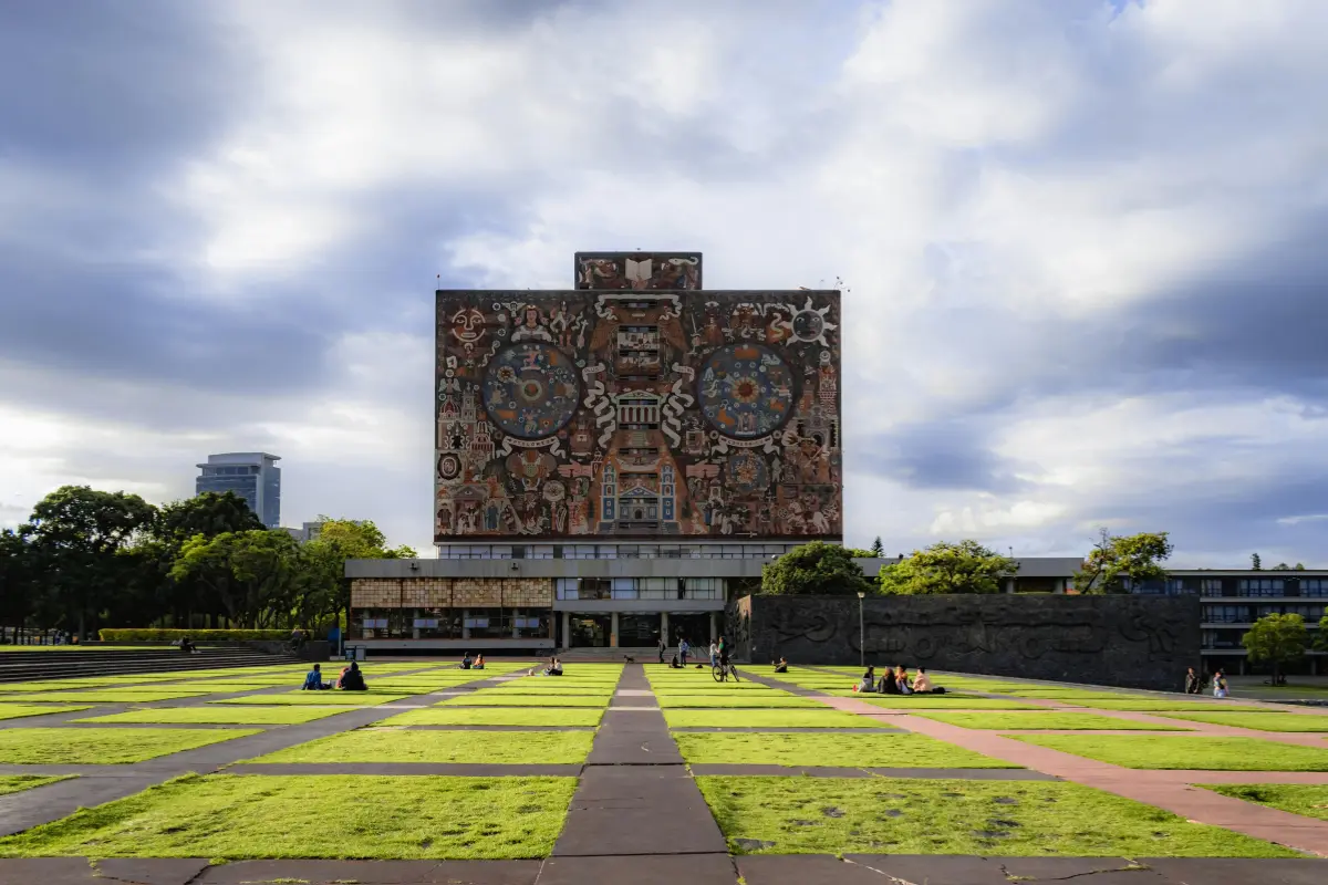 La beca Elisa Acuña tiene distintas modalidades y la proporcionan las propias universidades que participan. Foto: UNAM