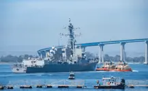 EUA despliega dos buques de guerra en la frontera con México bajo la política de Trump