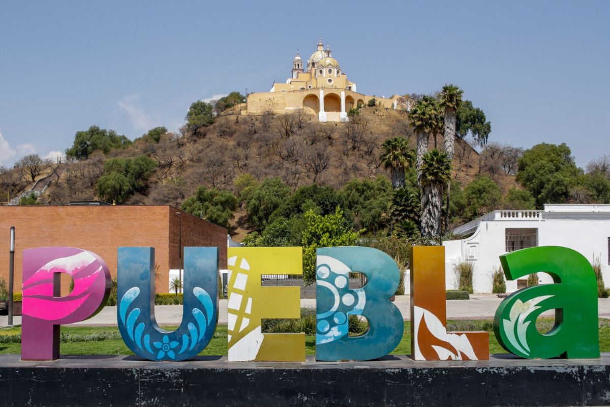 Descubre Cholula este equinoccio, donde la Gran Pirámide, rituales ancestrales y festivales llenos de energía atraen a miles de visitantes. Foto: Jafet Moz