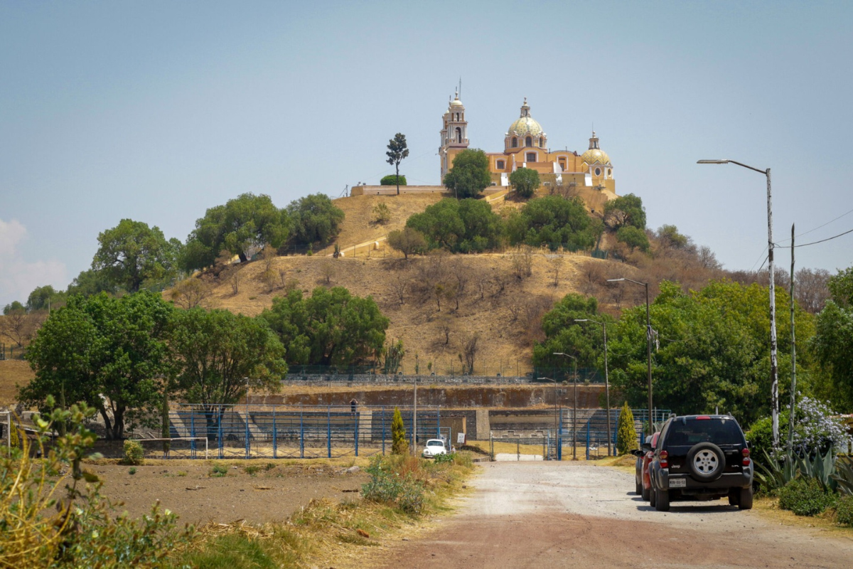 Cholula revive su mística con rituales de primavera, temazcales y el festival Polymarchs en un encuentro único de tradición y modernidad. Foto: Jafet Moz