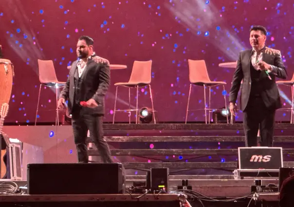 Banda MS arma tremendo bailongo en el MacroFest
