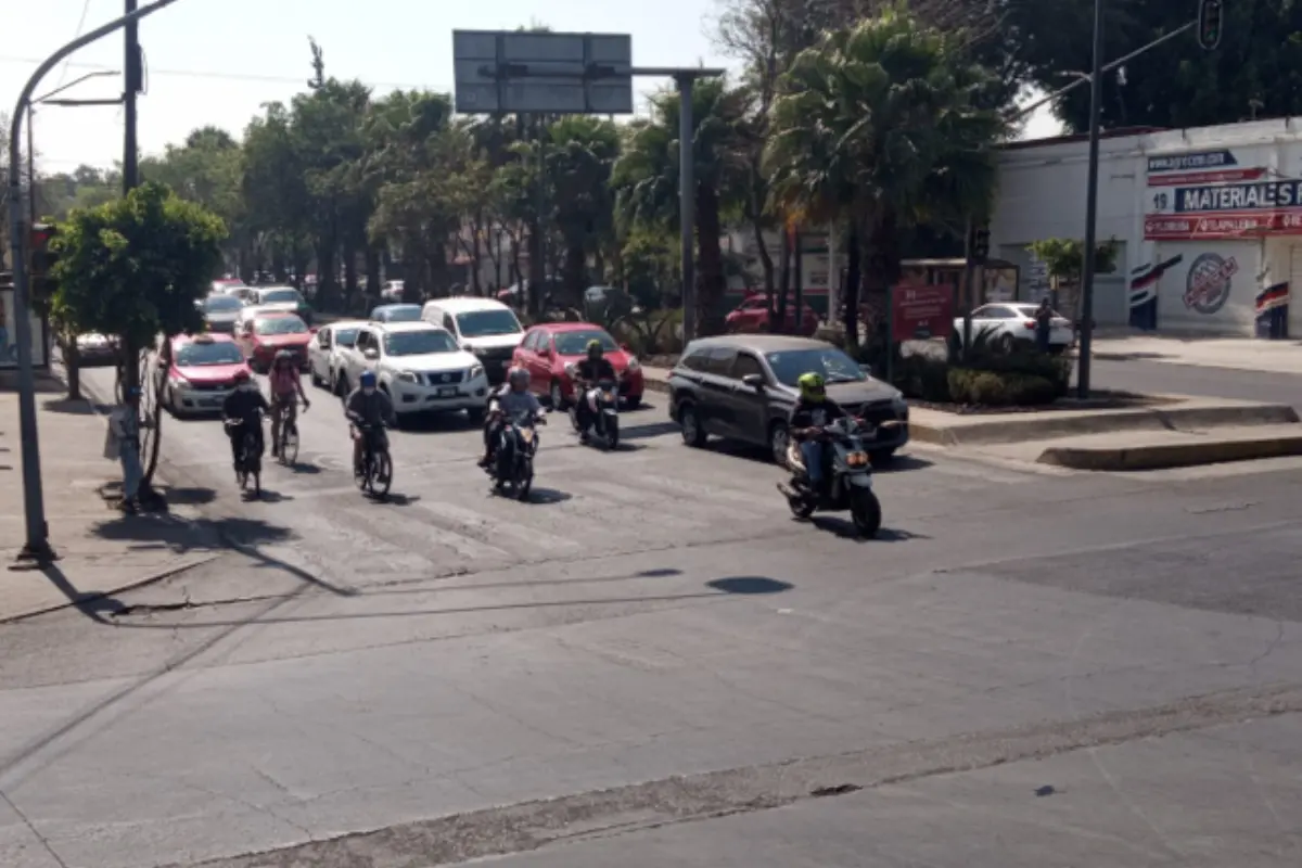 Tráfico en calle Francisco Morazán en CDMX. Foto: X (@OVIALCDMX)