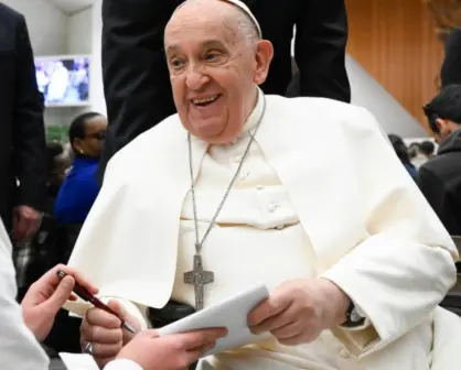 Médicos del Papa Francisco admiten que casi suspenden tratamiento por su cercanía a la muerte