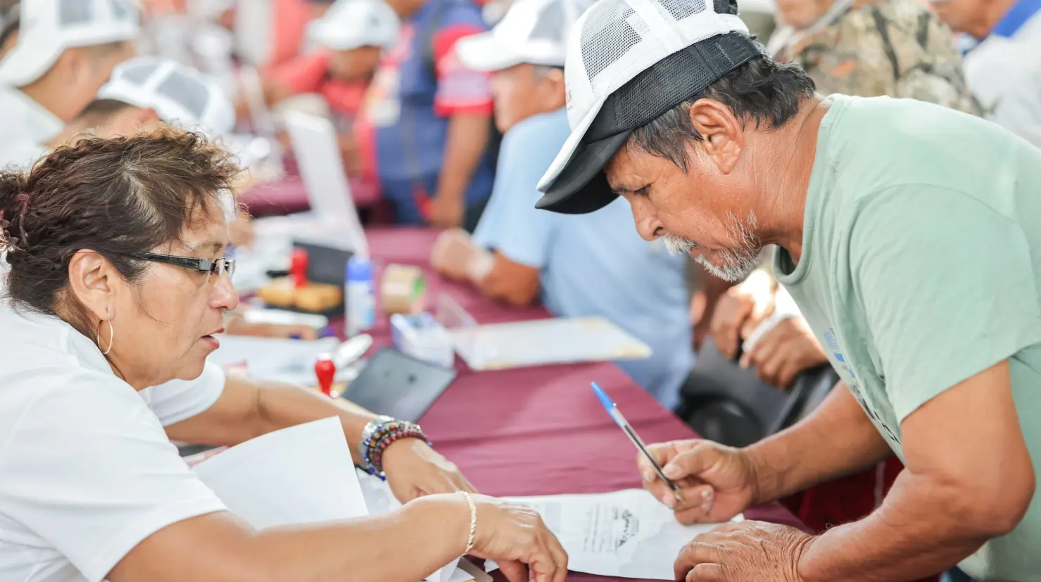 Debido a la veda para capturar especies marinas, pescadores yucatecos recibieron apoyos económicos por parte del Gobierno de Yucatán.- Fuente Gobierno del Estado