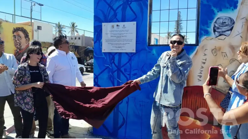 Ubicado en un lugar significativo para Alemán, el mural se encuentra en la esquina de las calles Niños Héroes y Melchor Ocampo en Cabo San Lucas. Foto: Irving Thomas / POSTA BCS