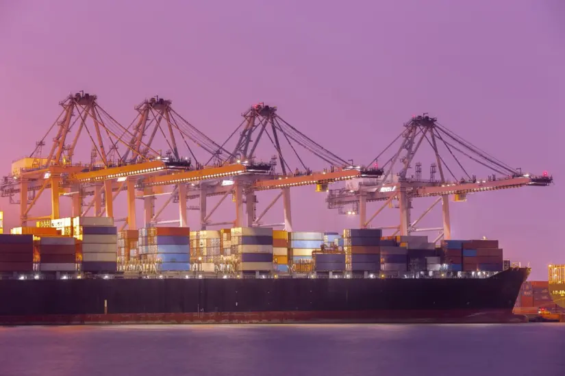 La posible ampliación de aranceles a las importaciones mexicanas por parte de Estados Unidos podría tener efectos significativos en las finanzas de Tamaulipas, un estado altamente dependiente de su relación comercial con la potencia norteamericana. Foto: Freepik